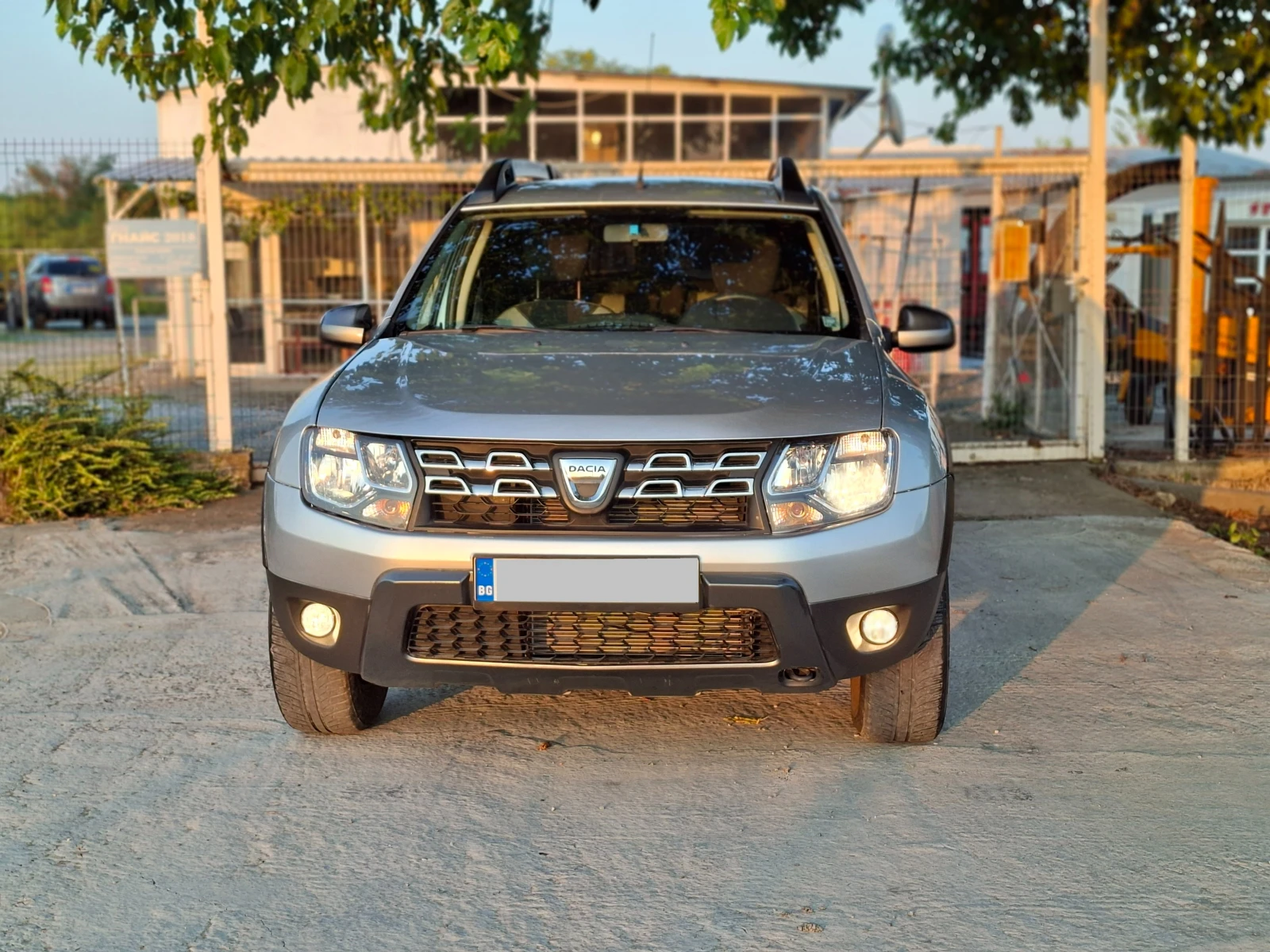 Dacia Duster 1.6 16V Газ - изображение 2