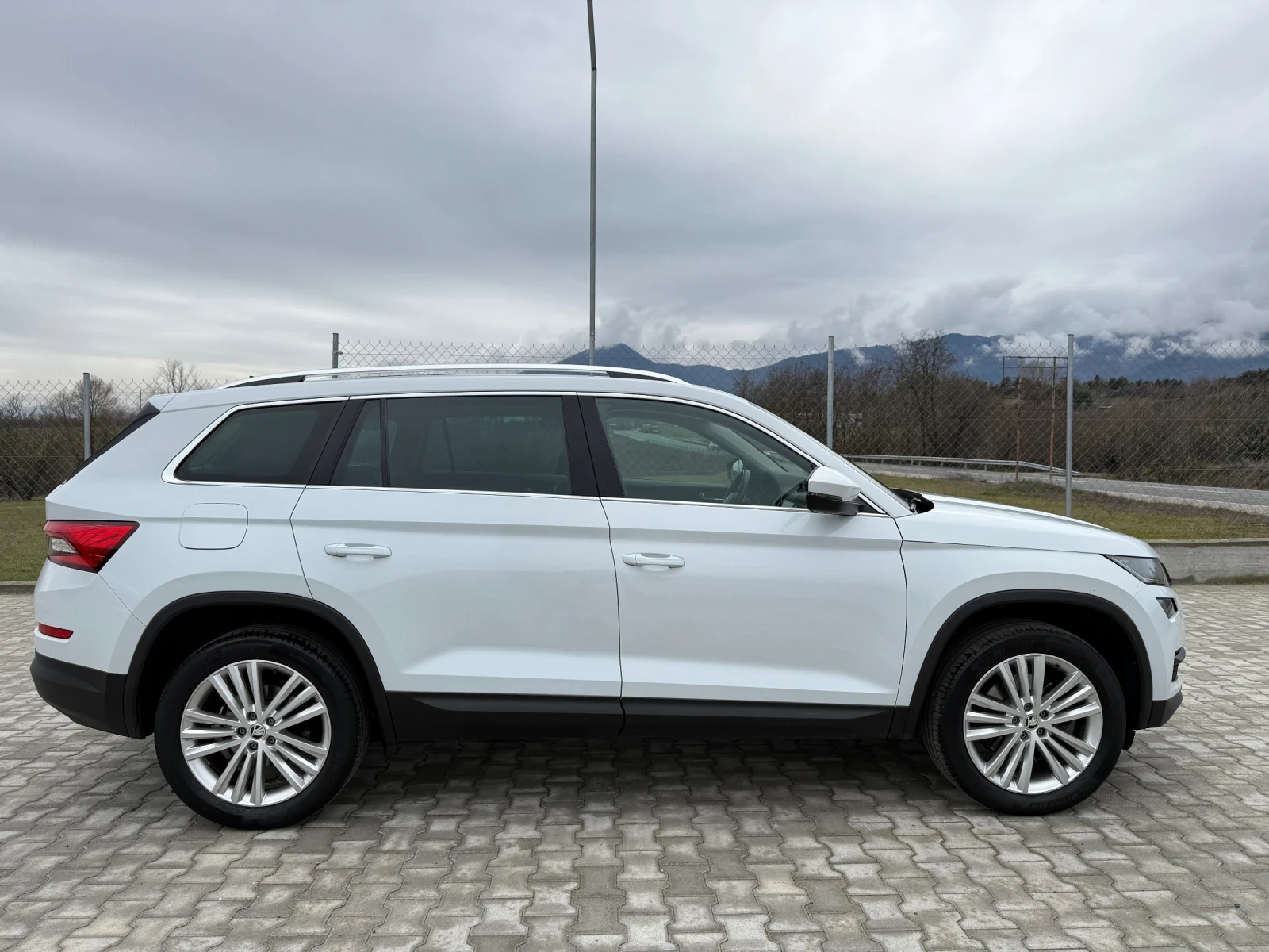 Skoda Kodiaq 2.0TDI PANORAMA 360CAMERA - изображение 7