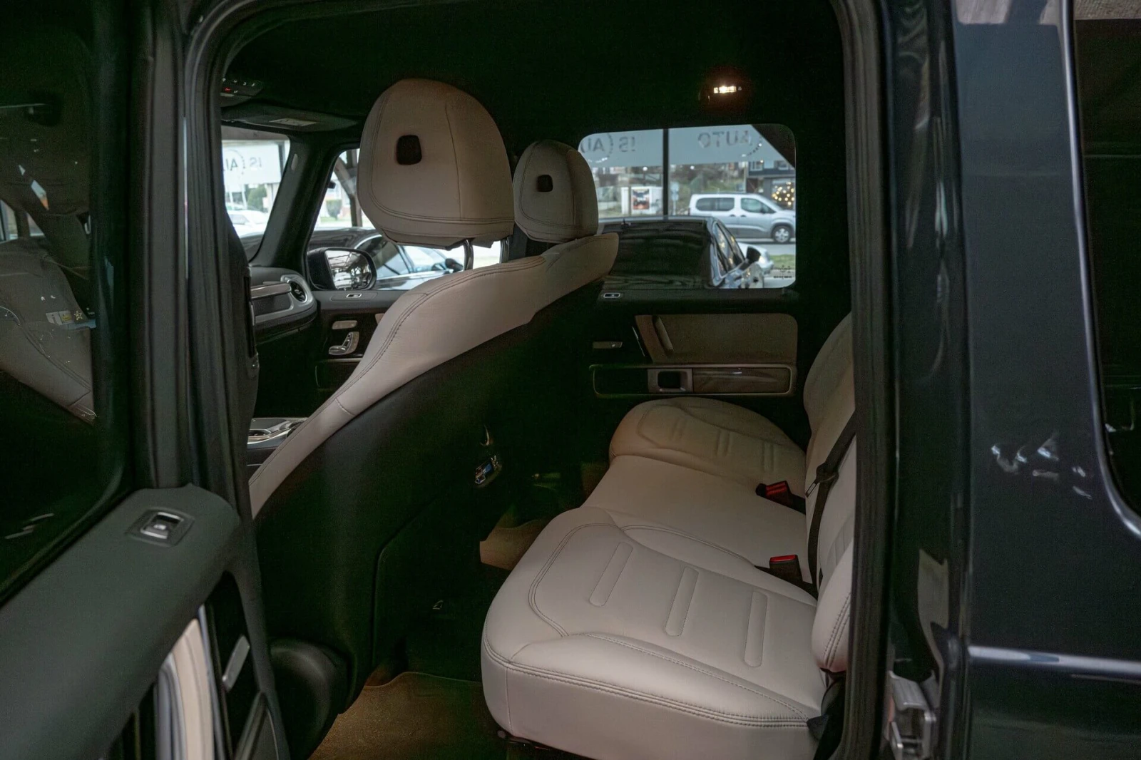 Mercedes-Benz G 450 Exclusive Line/MBUX/Ambient/Камера 360/Memory, снимка 8 - Автомобили и джипове - 53953327