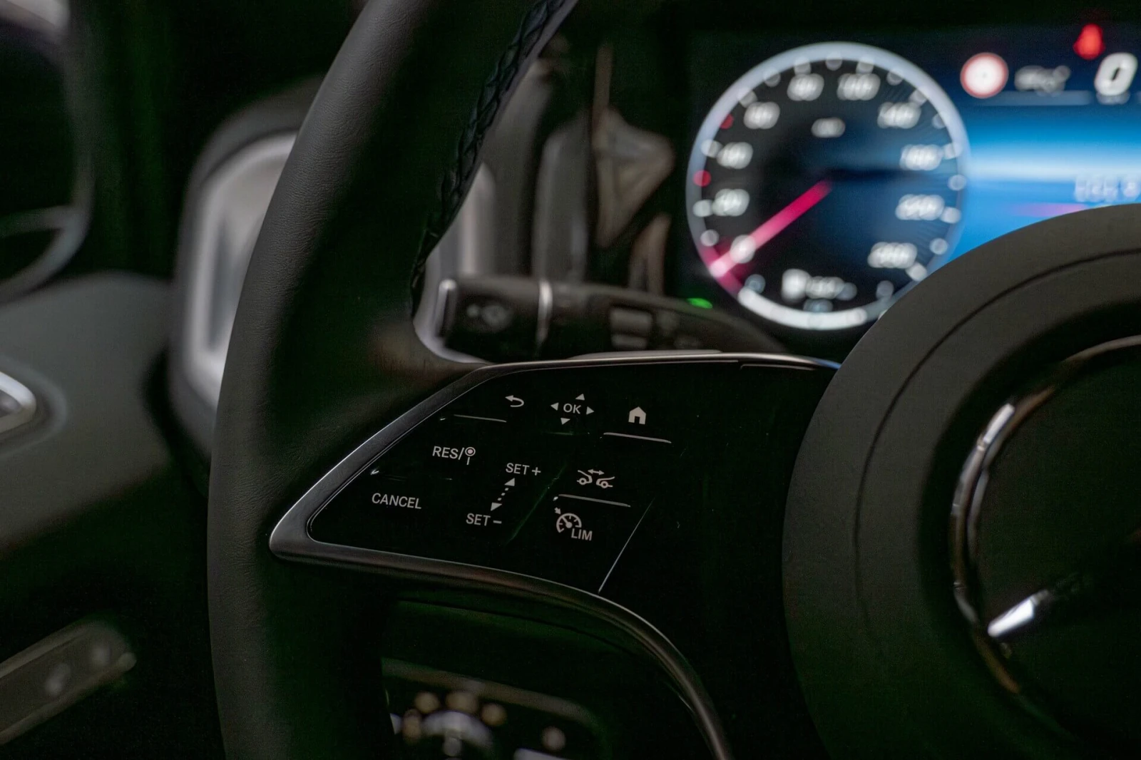 Mercedes-Benz G 450 Exclusive Line/MBUX/Ambient/Камера 360/Memory, снимка 11 - Автомобили и джипове - 53953327