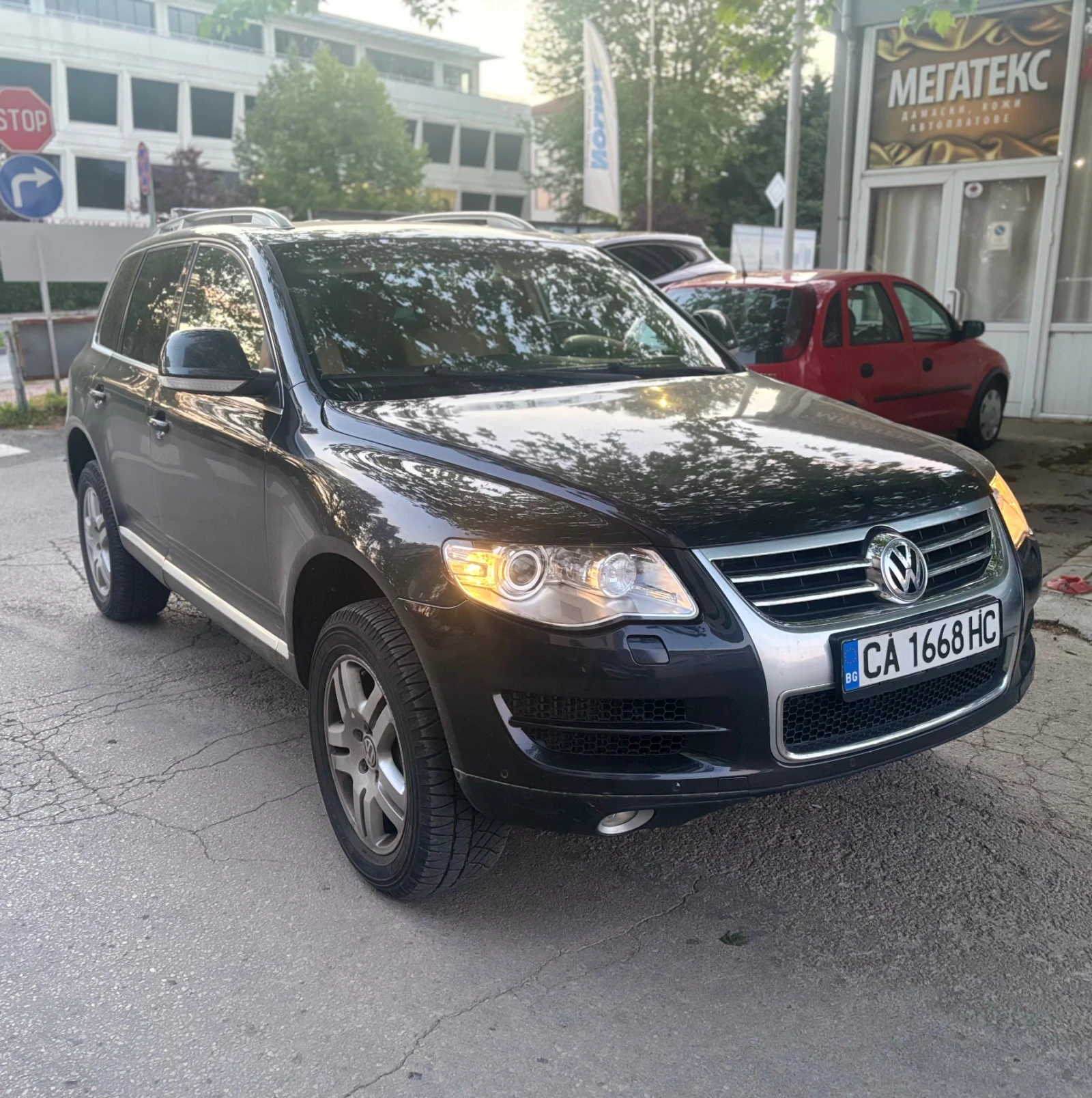 VW Touareg, снимка 3 - Автомобили и джипове - 54556365