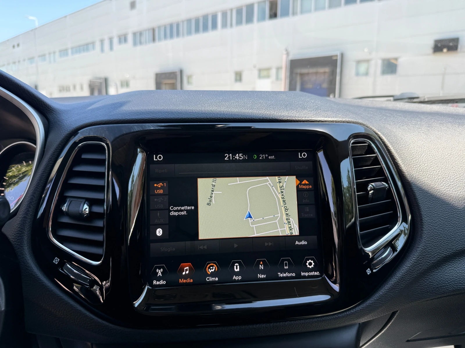 Jeep Compass реални км/ГАРАНЦИЯ, снимка 15 - Автомобили и джипове - 55048546