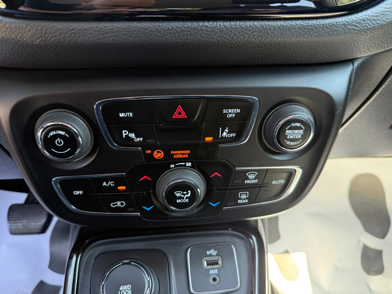 Jeep Compass реални км/ГАРАНЦИЯ, снимка 14 - Автомобили и джипове - 55048546