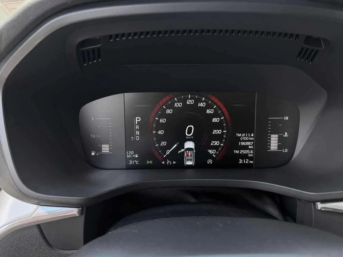 Volvo XC60 * Momentum * CARFAX * БЕЗ ПЪРВОНАЧАЛНА ВНОСКА, снимка 8 - Автомобили и джипове - 55670485