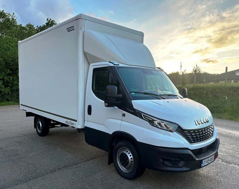 Iveco 35S18 3.0L* HI-MATIC* ВРАТИ* 4.40m* LED* ВЪЗ.ВЪЗГЛАВНИЦ, снимка 2 - Бусове и автобуси - 50198668