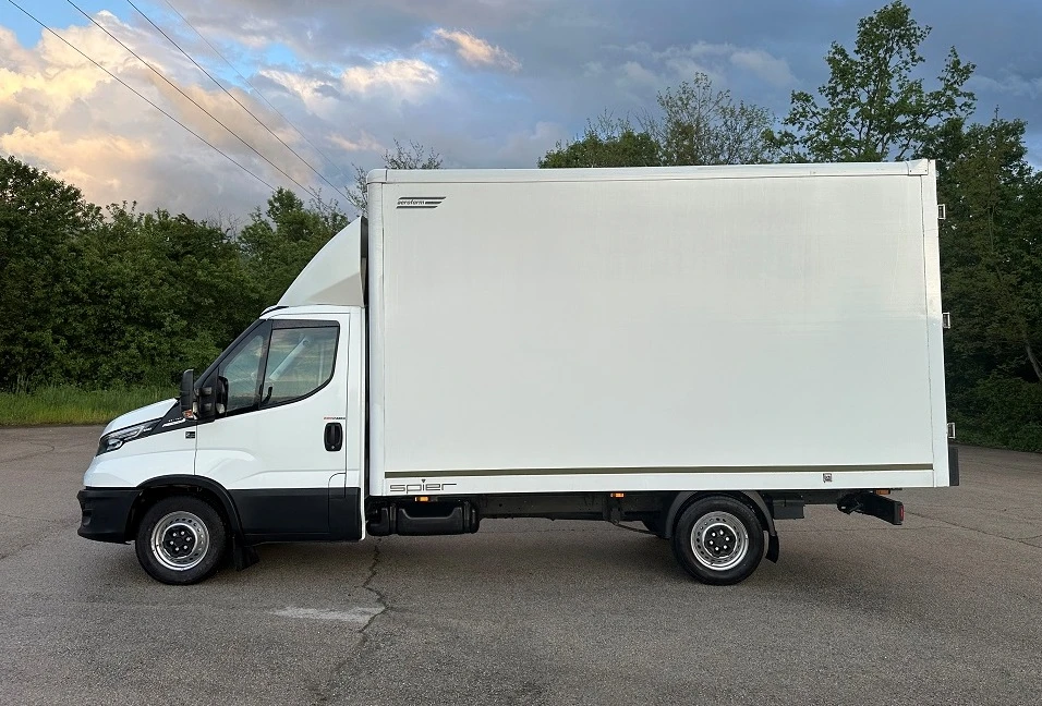 Iveco Daily 35S18* HI-MATIC* 4.40m* LED* NAVI* ВЪЗ.ВЪЗГЛАВНИЦИ - изображение 3