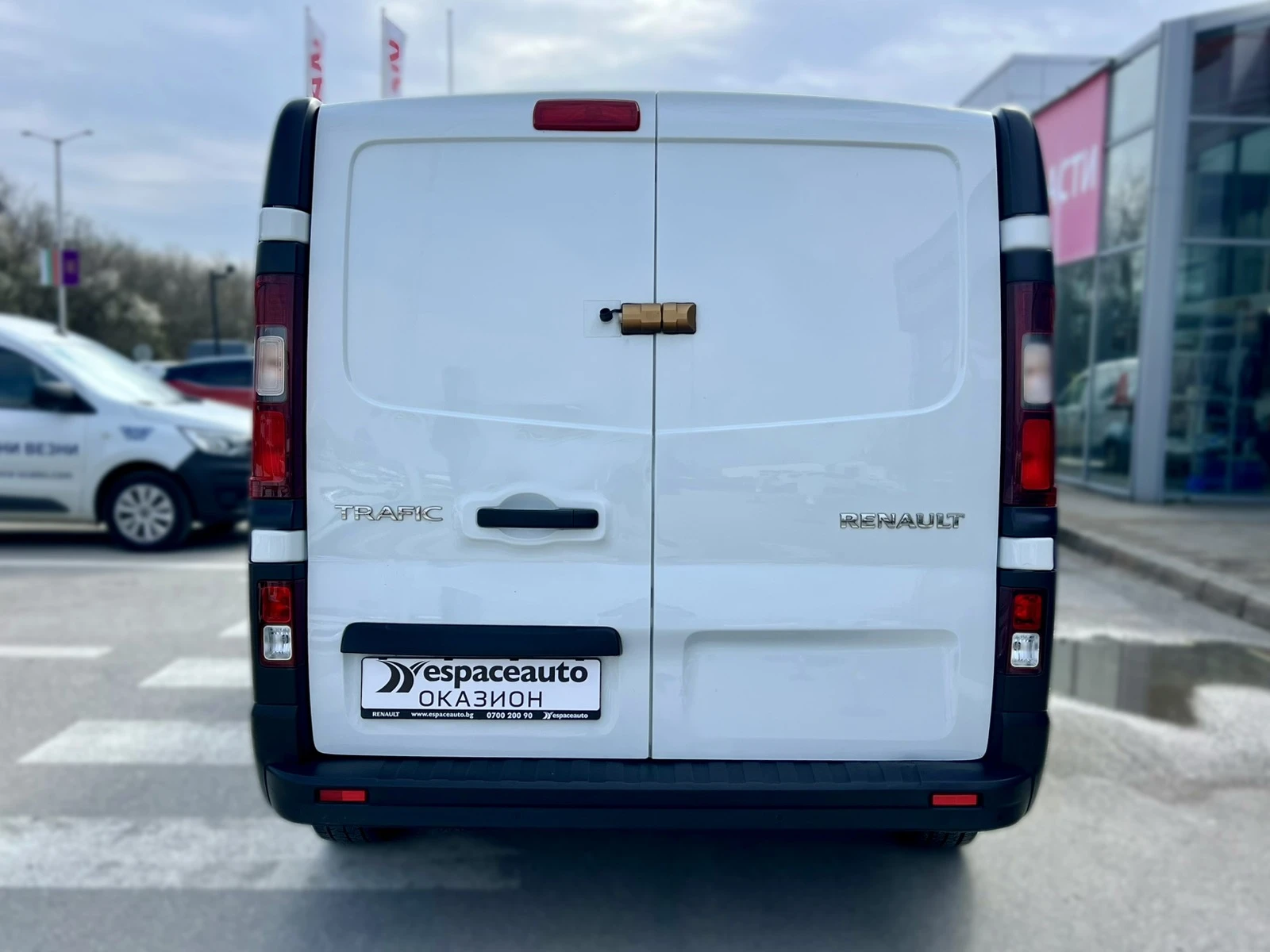 Renault Trafic 2.0 dCi / 120 �.�. / L2 - ����� ���� | Mobile.bg � ����������� 6