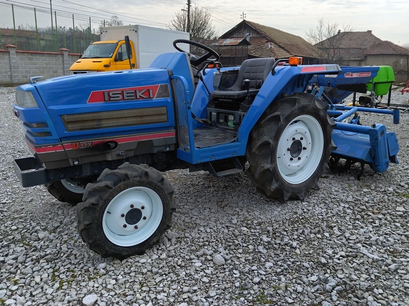 Трактор ISEKI TA227 22к.с. 4WD с фреза ДЖЕЙ ТРЕЙДИНГ, снимка 3 - Селскостопанска техника - 23524986