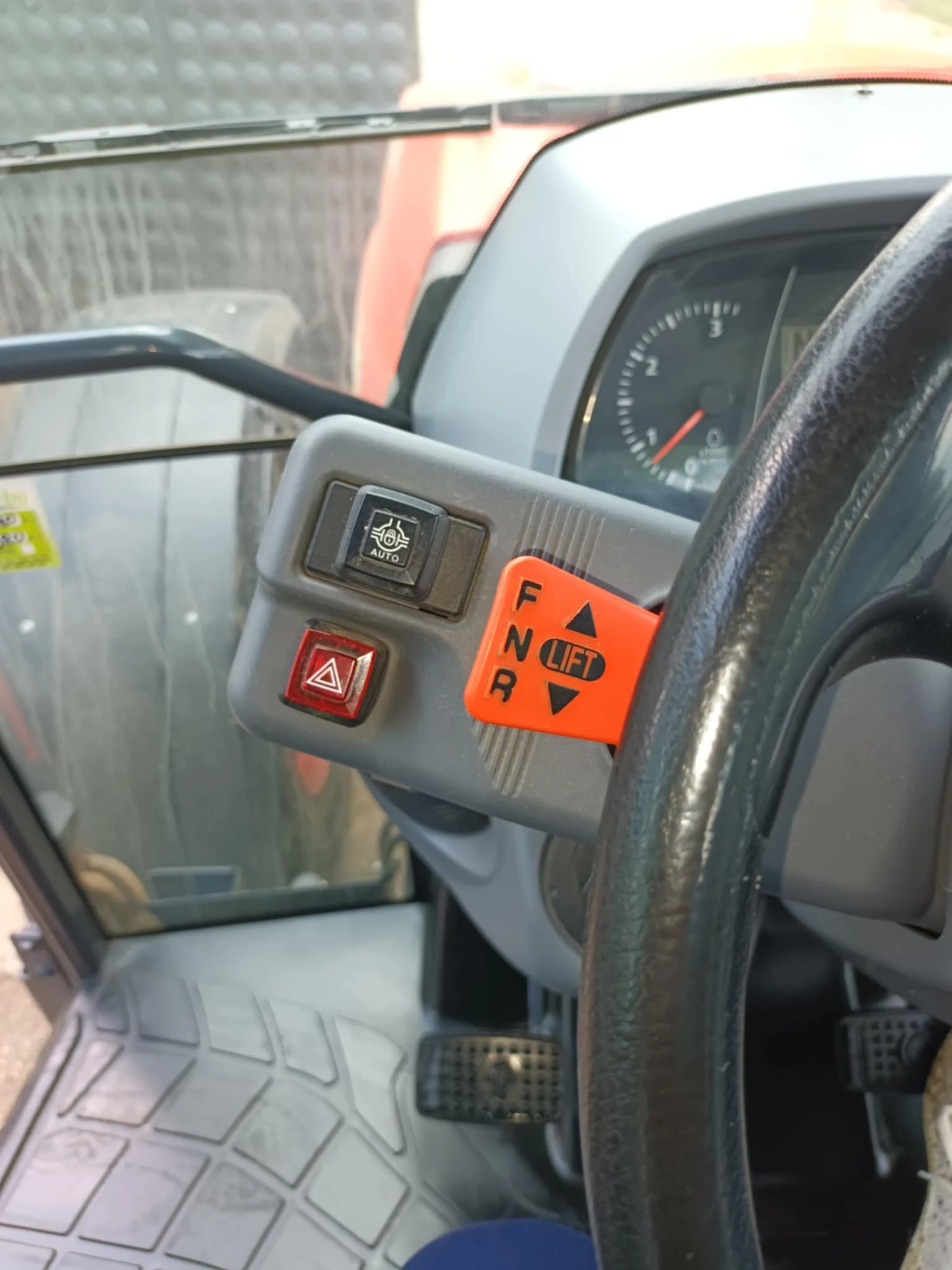 Трактор Kubota М5 111 - изображение 6