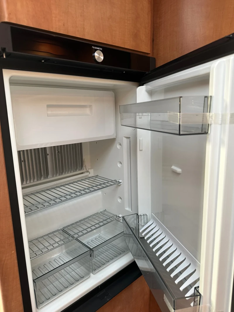 Кемпер Carthago C-line, снимка 13 - Каравани и кемпери - 50934643