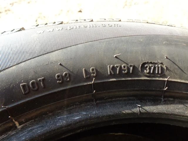 Гуми Зимни 175/65R15, снимка 9 - Гуми и джанти - 19559257