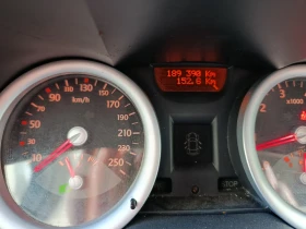 Renault Megane КОМБИ - 1350 € / 2640.37 лв. - 21613450 9