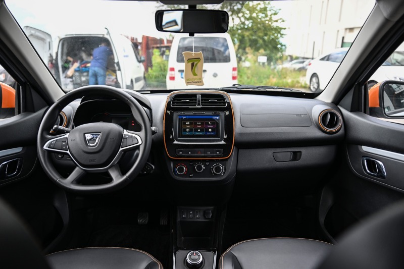 Dacia Spring Comfort Plus, снимка 14 - Автомобили и джипове - 44970543