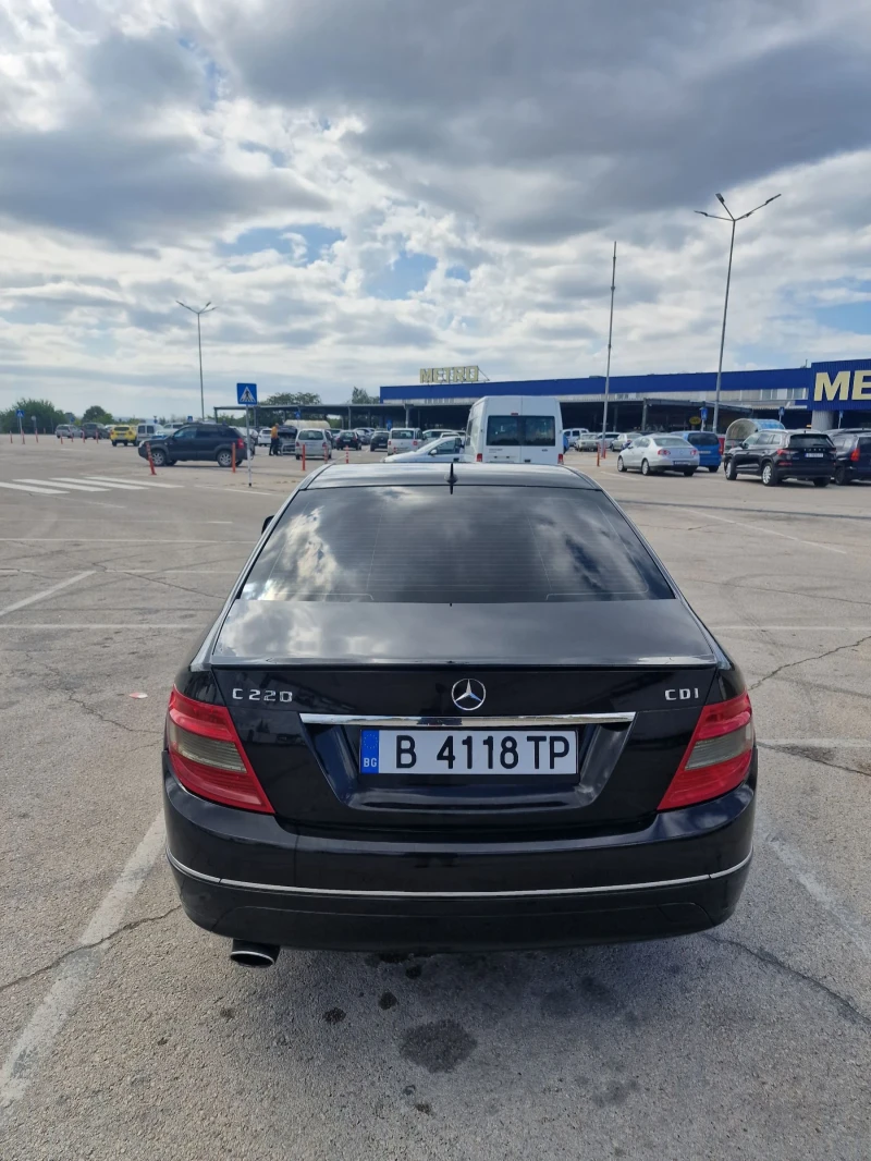 Mercedes-Benz C 220, снимка 9 - Автомобили и джипове - 46936934