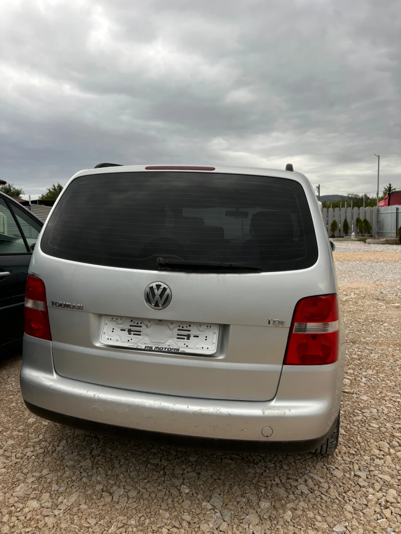 VW Touran 1.9, снимка 4 - Автомобили и джипове - 47467809