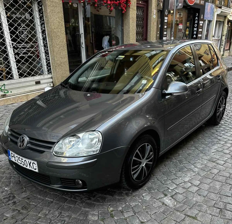 VW Golf 1.6, снимка 1 - Автомобили и джипове - 47806154