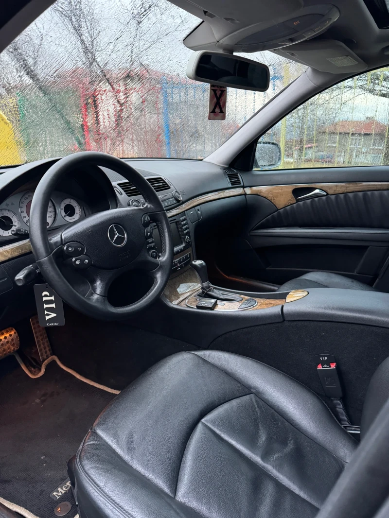 Mercedes-Benz E 320, снимка 7 - Автомобили и джипове - 48177642