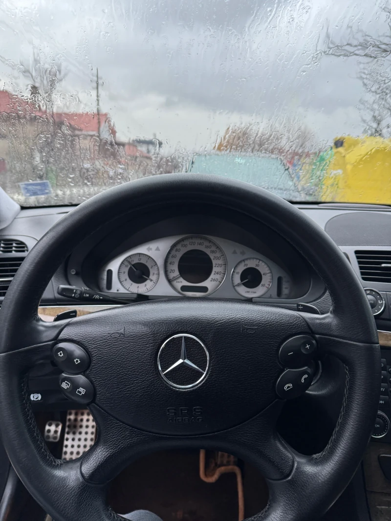 Mercedes-Benz E 320, снимка 8 - Автомобили и джипове - 48177642