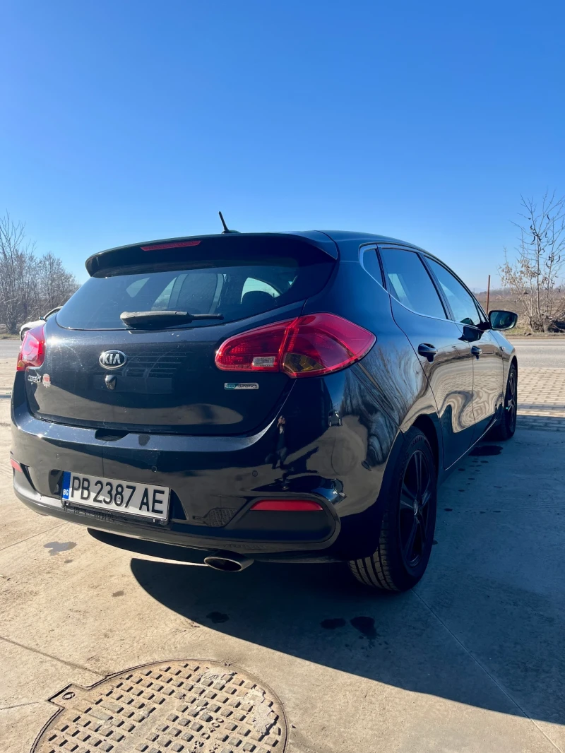 Kia Ceed 1.6 CRDI, снимка 3 - Автомобили и джипове - 48731309