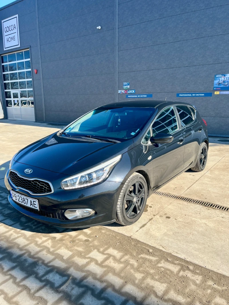 Kia Ceed 1.6 CRDI, снимка 6 - Автомобили и джипове - 48731309