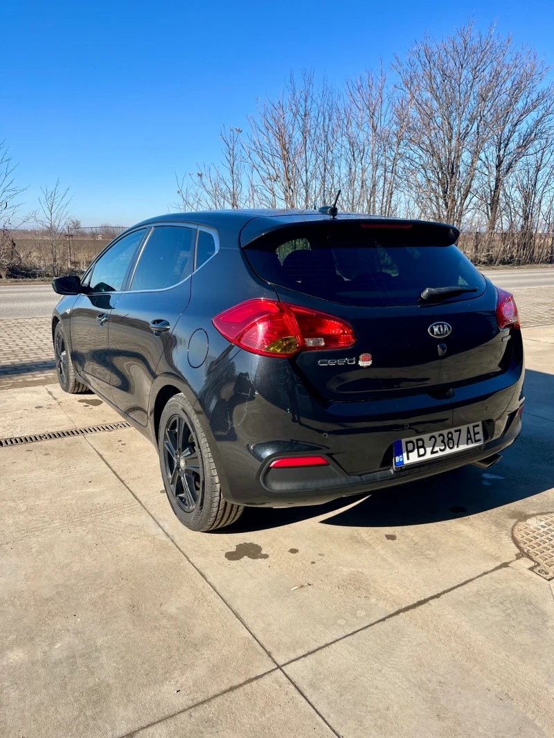 Kia Ceed 1.6 CRDI, снимка 4 - Автомобили и джипове - 48731309