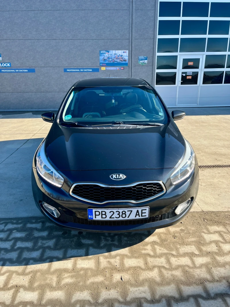 Kia Ceed 1.6 CRDI, снимка 7 - Автомобили и джипове - 48731309