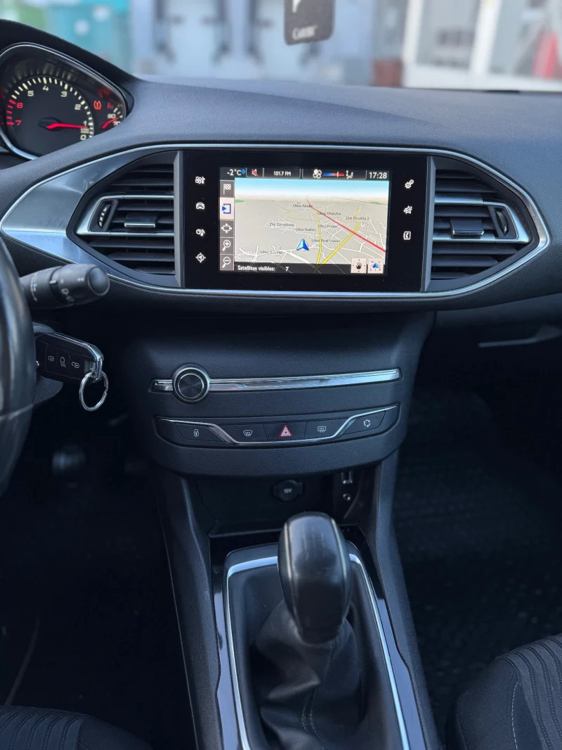 Peugeot 308, снимка 13 - Автомобили и джипове - 49237219