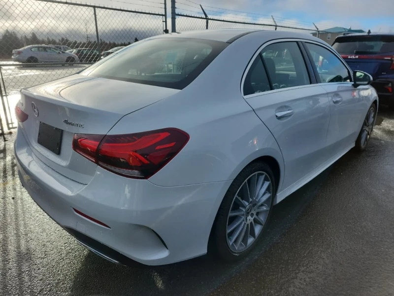 Mercedes-Benz A 220 * CARFAX * ФИНАНСИРАНЕ , снимка 3 - Автомобили и джипове - 53052013