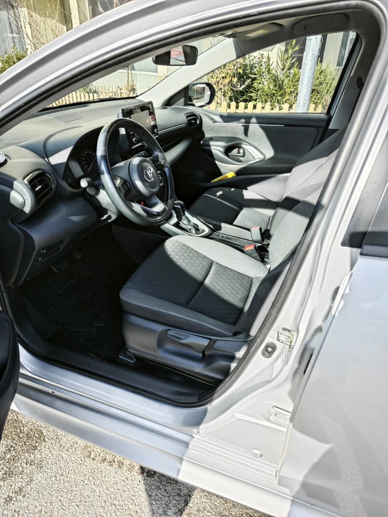 Toyota Yaris, снимка 7 - Автомобили и джипове - 53075872
