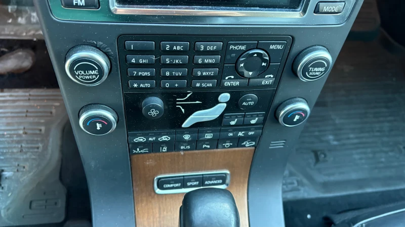 Volvo Xc70 2.4D D5  4х4 Германия ТОП, снимка 14 - Автомобили и джипове - 53150637