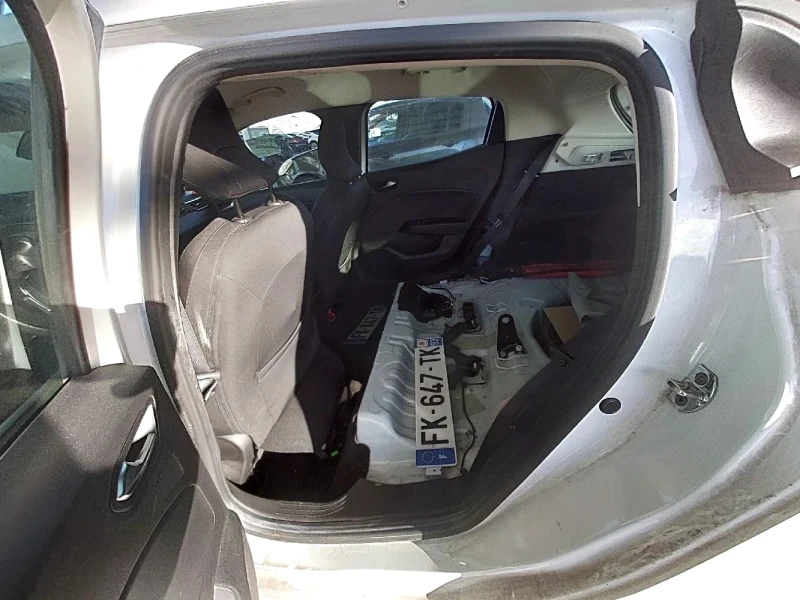 Renault Clio 1.5DCI 115к.с!! М1 5МЕСТА!! Euro6!, снимка 8 - Автомобили и джипове - 53251661