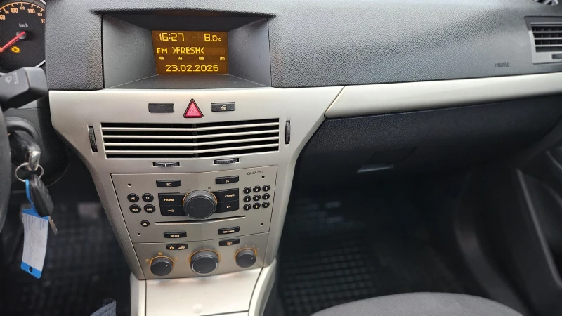 Opel Astra, снимка 12 - Автомобили и джипове - 53598532