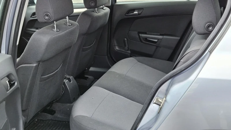Opel Astra, снимка 10 - Автомобили и джипове - 53598532
