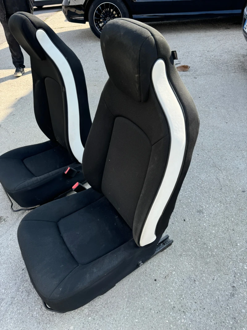Renault Zoe - 200 лв. - 62393309 | Car24.bg