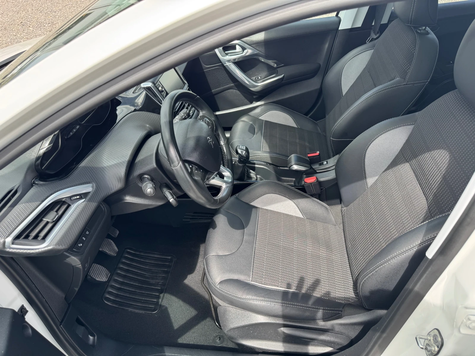 Peugeot 2008 1.6HDI ALLURE - изображение 9