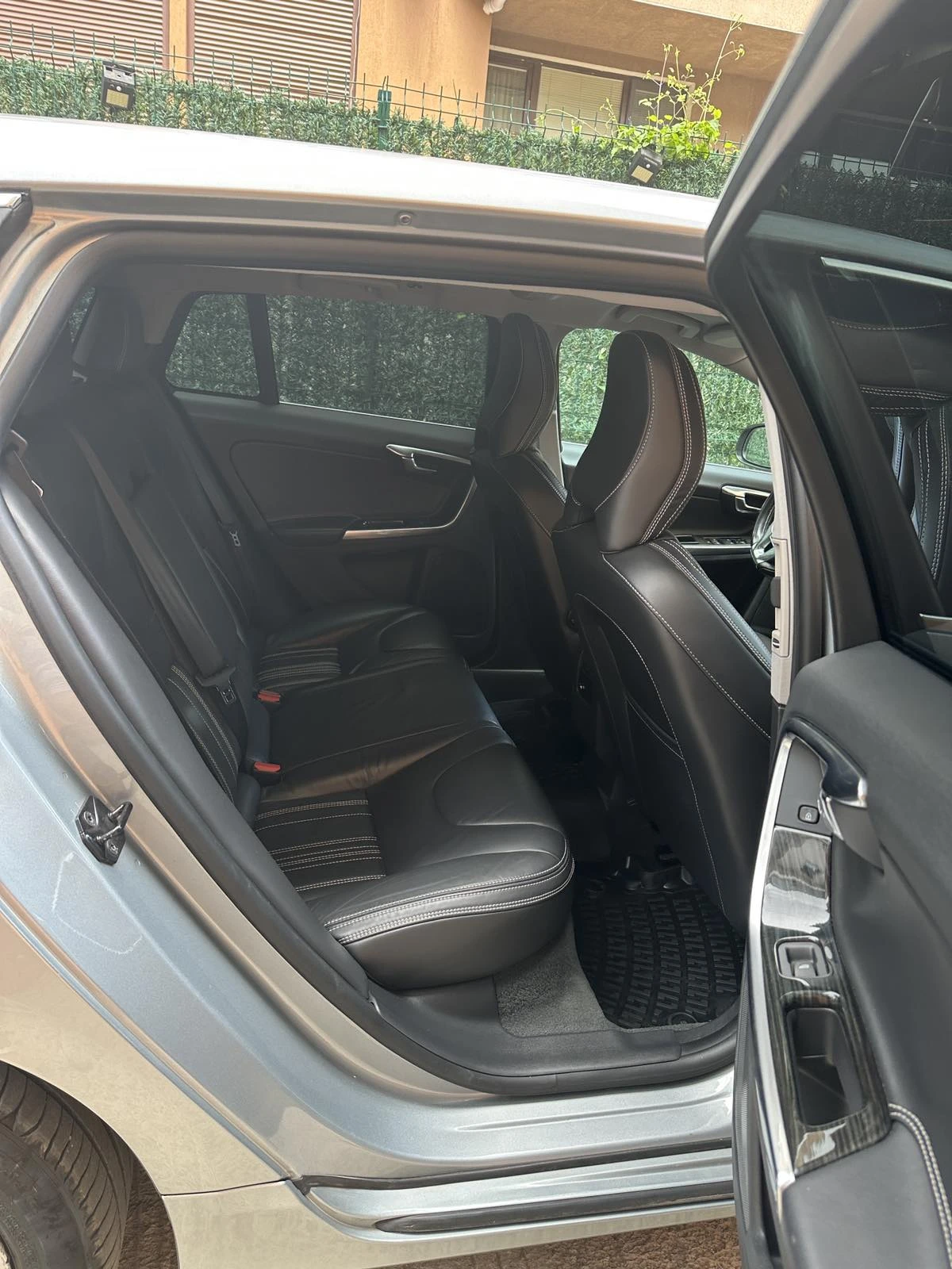 Volvo V60 2.4 D6 AWD Plug-In Hybrid Pure Limited   | Mobile.bg   12