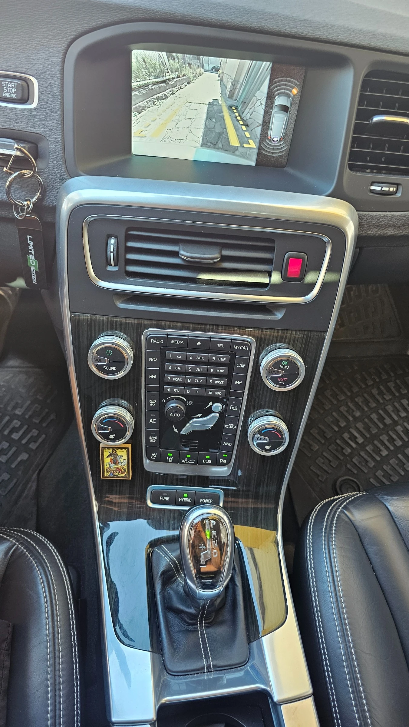 Volvo V60 2.4 D6 AWD Plug-In Hybrid Pure Limited   | Mobile.bg   16