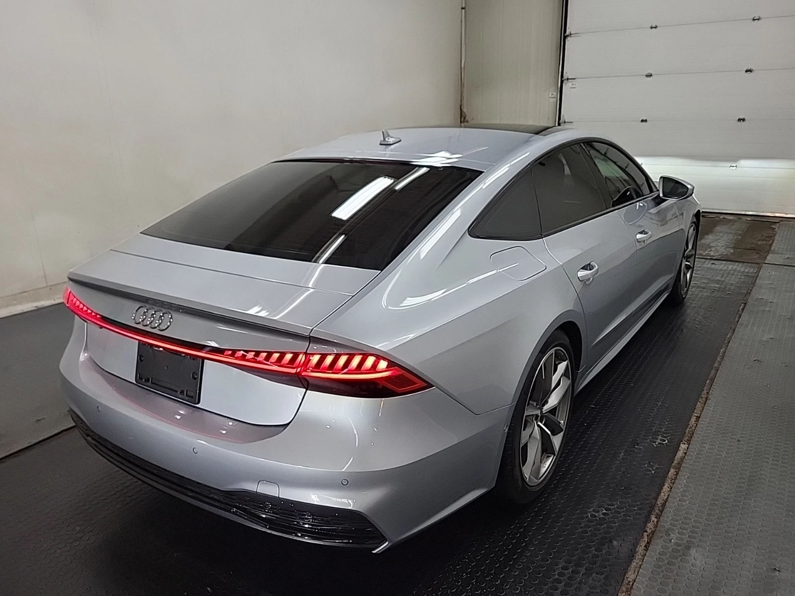 Audi A7 55TFSI Technik Black Optic - изображение 4