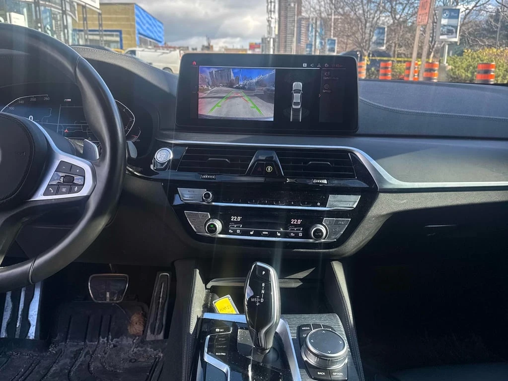 BMW 530 * 530i xDrive * CARFAX * БЕЗ ПЪРВОНАЧАЛНА ВНОСКА - изображение 9