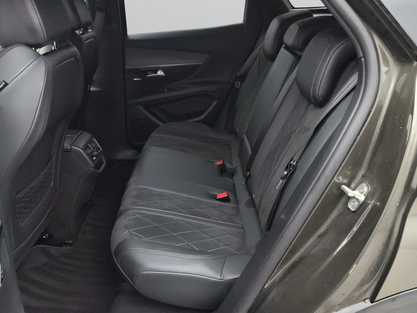 Peugeot 3008 GT 2.0 e-HDi 180 EAT8 EURO 6.2//2108R04 | Mobile.bg � ����������� 12