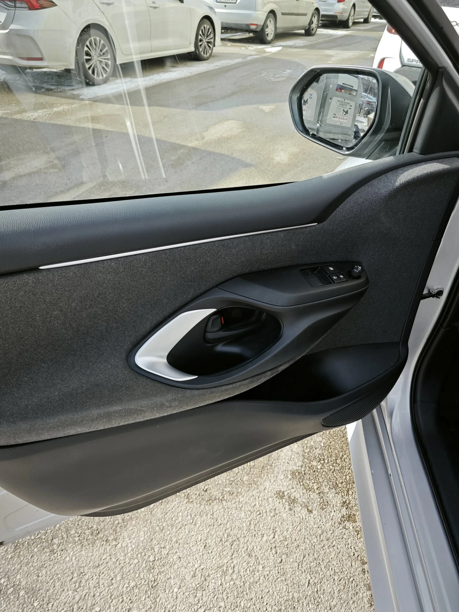 Toyota Yaris | Mobile.bg � ����������� 10