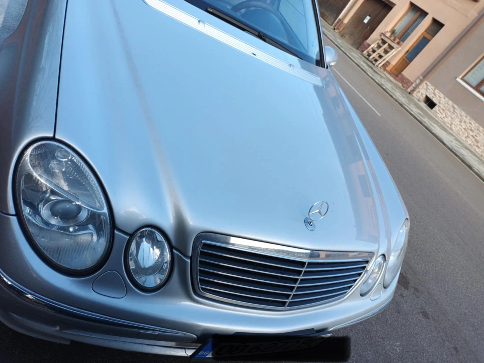 Mercedes-Benz E 320  - изображение 5