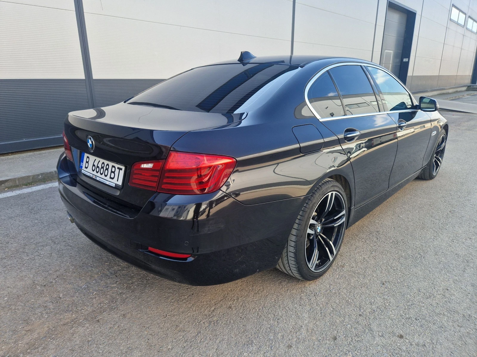 BMW 528 xDrive, снимка 12 - Автомобили и джипове - 53516690