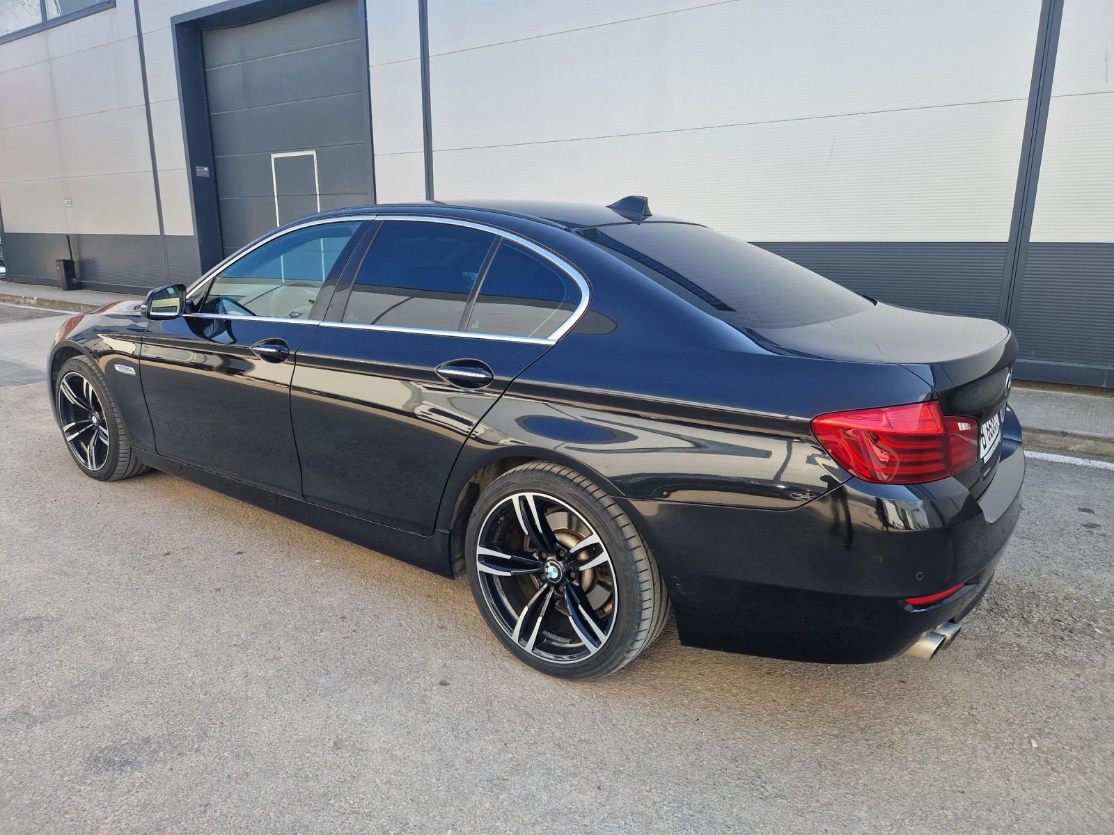 BMW 528 xDrive, снимка 15 - Автомобили и джипове - 53516690