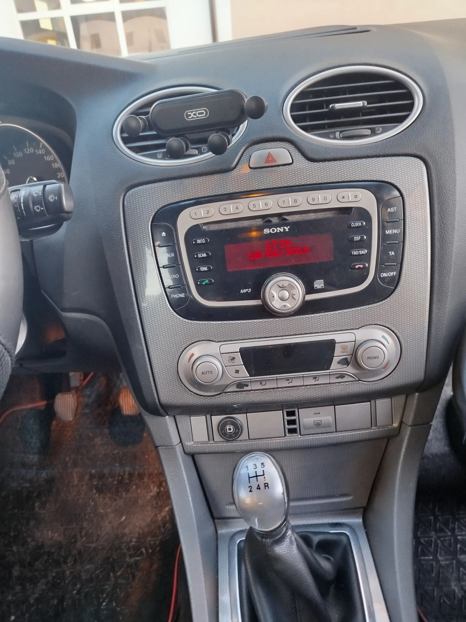 Ford Focus 2.0i - изображение 9