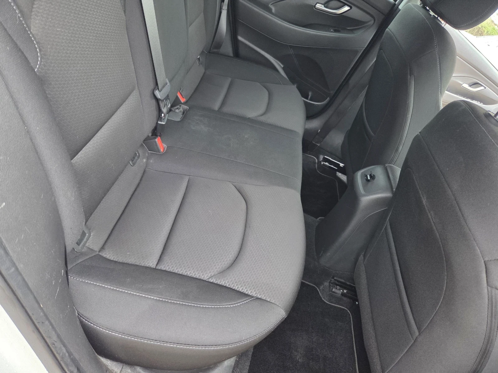 Hyundai I30 1.4 99к.с, снимка 11 - Автомобили и джипове - 53596668