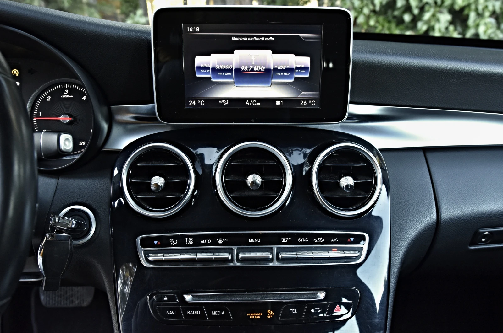 Mercedes-Benz C 220 220 7G tronik, снимка 8 - Автомобили и джипове - 53830385