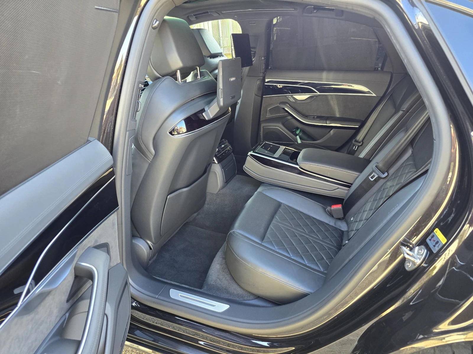 Audi S8 4.0TFSI Готов лизинг 26000 евро първоначална вноск, снимка 11 - Автомобили и джипове - 53858782