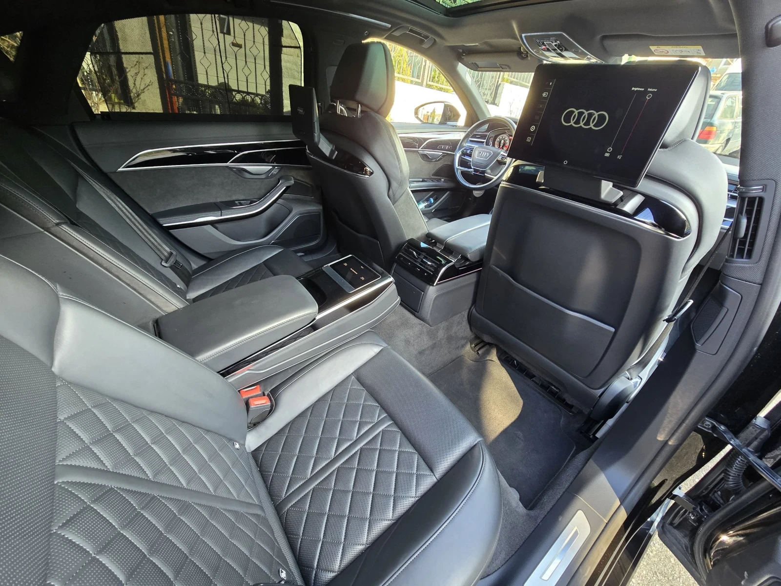 Audi S8 4.0TFSI Готов лизинг 26000 евро първоначална вноск, снимка 12 - Автомобили и джипове - 53858782