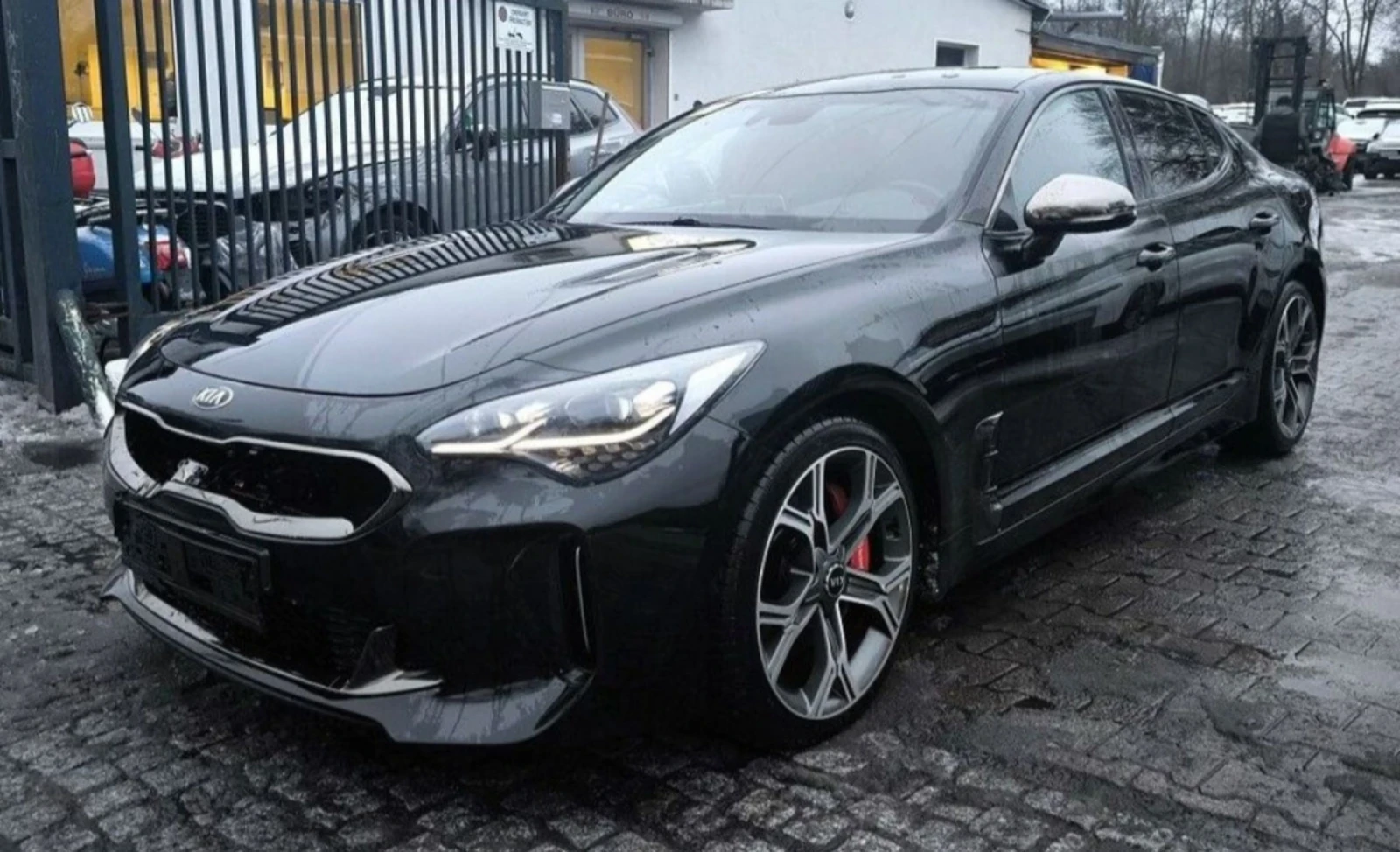 Kia Stinger 3.3 gt Full awd, снимка 3 - Автомобили и джипове - 53975837